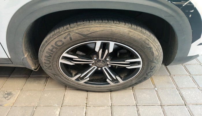 2020 KIA SELTOS HTK 1.5 PETROL, Petrol, Manual, 34,601 km, tyre