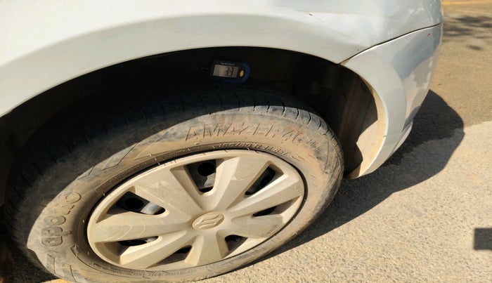 2010 Maruti Swift VXI, Petrol, Manual, 1,31,030 km, tyre