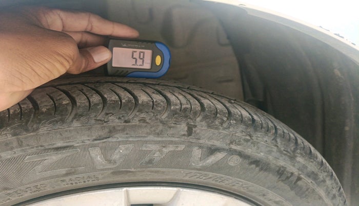 2011 Toyota Etios G, Petrol, Manual, 27,860 km, tyre