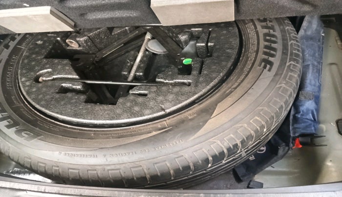 2016 Hyundai Creta SX PLUS AT 1.6 PETROL, Petrol, Automatic, 76,276 km, tyre