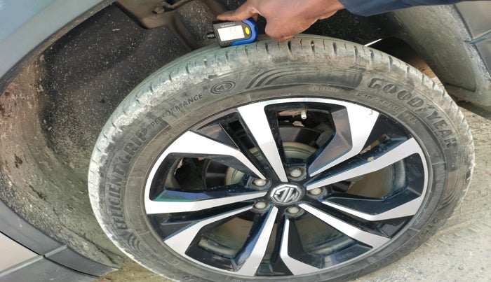 2023 MG HECTOR PLUS SHARP PRO 1.5 TURBO MT 6 STR, Petrol, Manual, 23,891 km, tyre