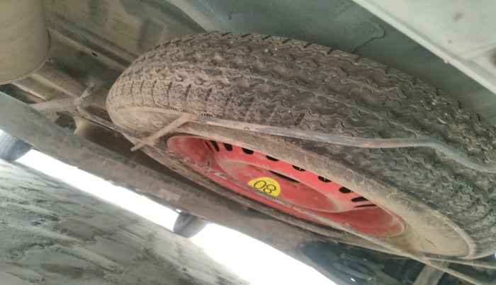 2022 Renault TRIBER RXT, Petrol, Manual, 28,760 km, tyre