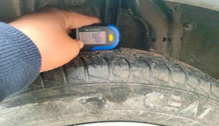 2022 Renault TRIBER RXT, Petrol, Manual, 28,760 km, tyre