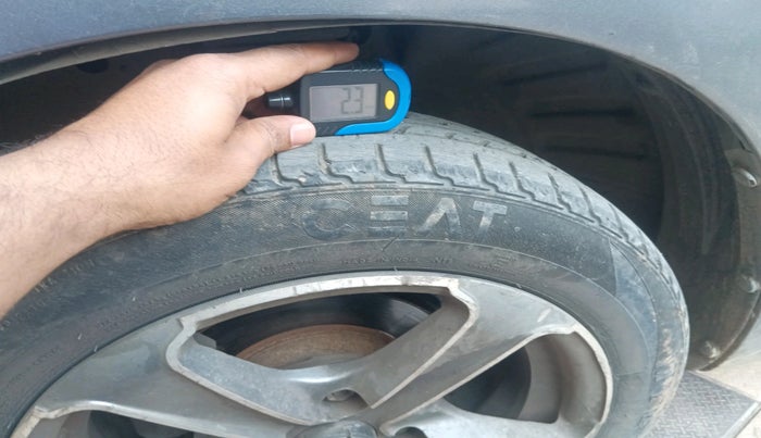 2016 Maruti Wagon R 1.0 VXI AMT, Petrol, Automatic, 80,244 km, tyre