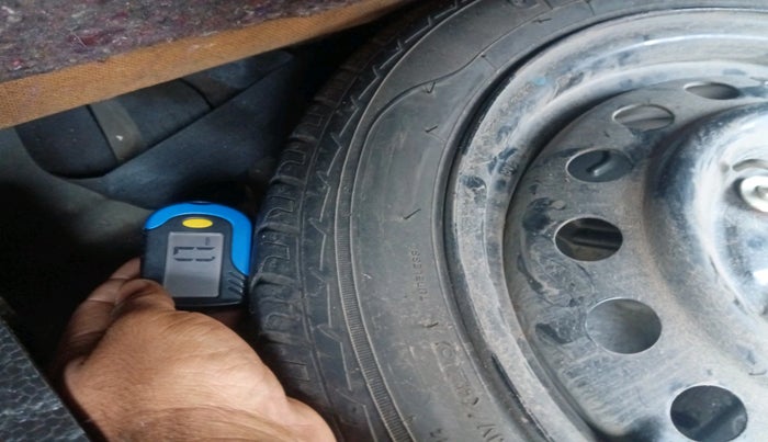 2016 Maruti Wagon R 1.0 VXI AMT, Petrol, Automatic, 80,244 km, tyre