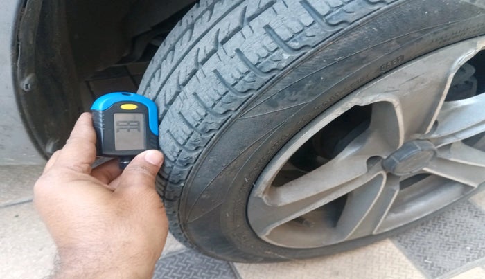 2016 Maruti Wagon R 1.0 VXI AMT, Petrol, Automatic, 80,244 km, tyre