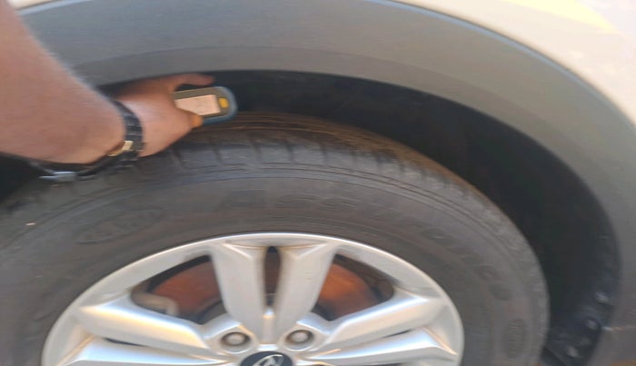 2015 Hyundai Creta SX PLUS 1.6 PETROL, Petrol, Manual, 38,500 km, tyre