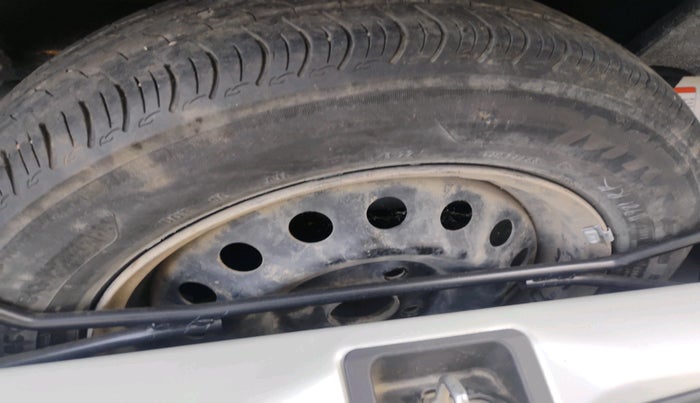 2023 Maruti New Wagon-R VXI CNG 1.0, Petrol, Manual, 32,375 km, tyre