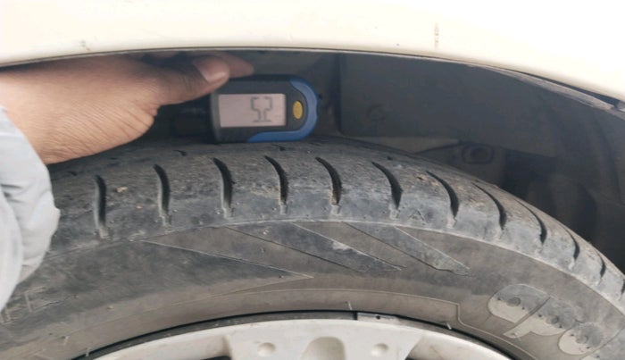 2013 Honda Brio S MT, Petrol, Manual, 79,212 km, tyre