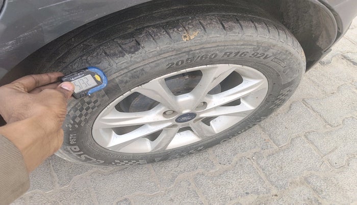 2018 Ford Ecosport TITANIUM 1.5L DIESEL, Diesel, Manual, 1,25,219 km, tyre