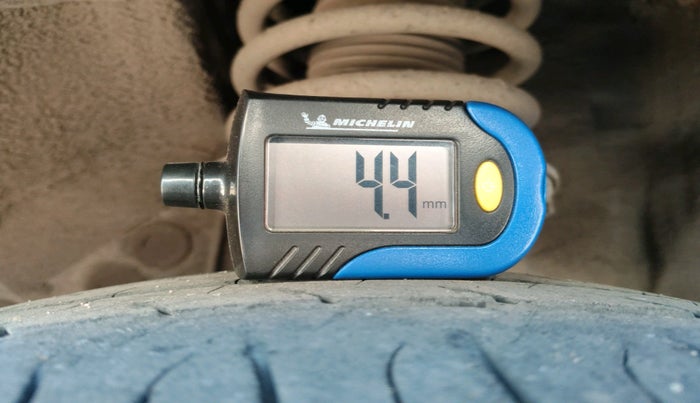 2012 Hyundai Accent GLE, Petrol, Manual, 62,504 km, tyre