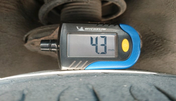 2012 Hyundai Accent GLE, Petrol, Manual, 62,504 km, tyre