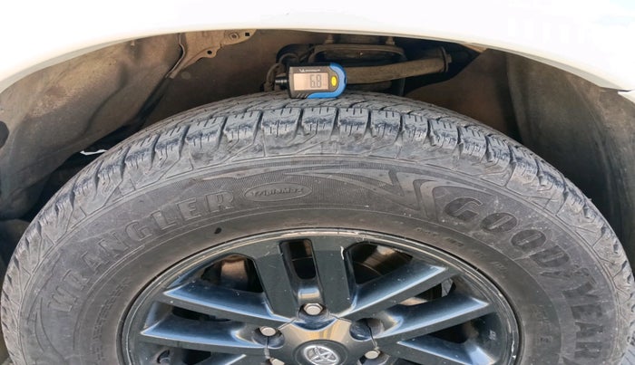 2015 Toyota Fortuner 3.0 4X2 MT, Diesel, Manual, 1,19,847 km, tyre