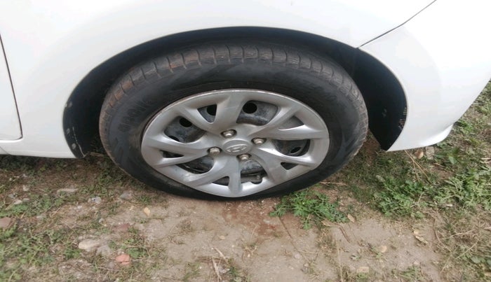 2017 Hyundai Grand i10 SPORTZ 1.2 KAPPA VTVT, Petrol, Manual, 86,787 km, tyre