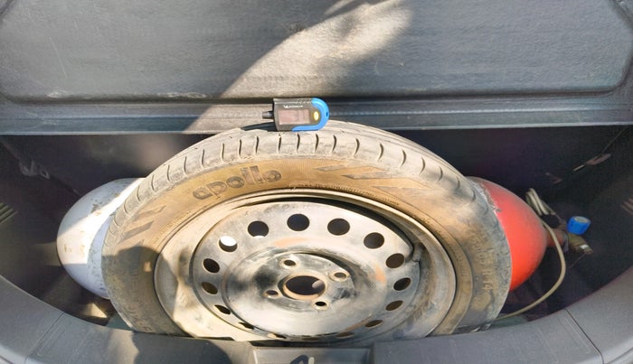 2016 Maruti Wagon R 1.0 VXI, Petrol, Manual, 1,17,500 km, tyre