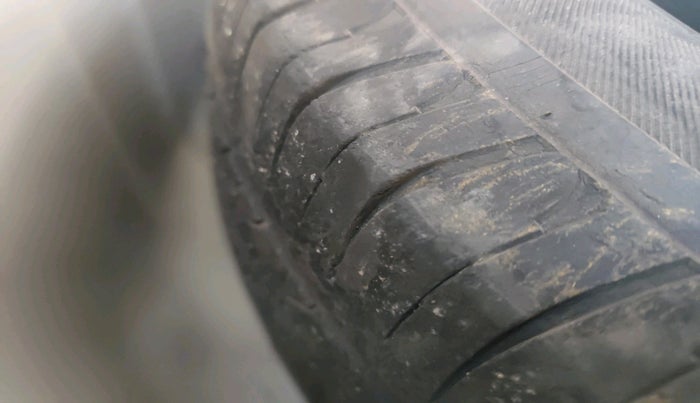 2015 Maruti Celerio VXI, Petrol, Manual, 1,06,643 km, tyre