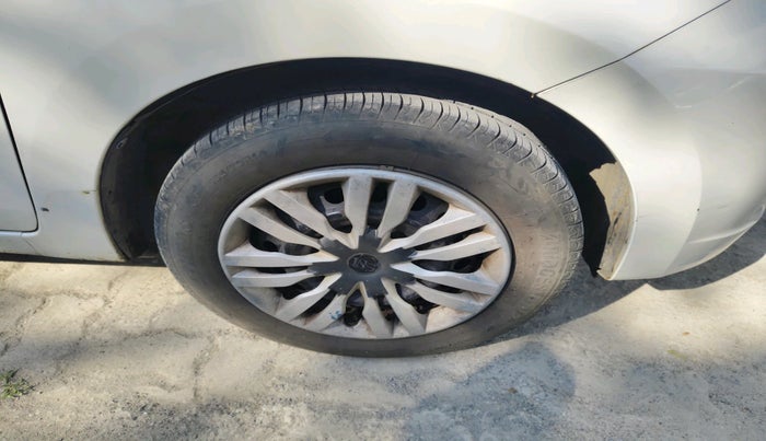 2015 Maruti Celerio VXI, Petrol, Manual, 1,06,643 km, tyre