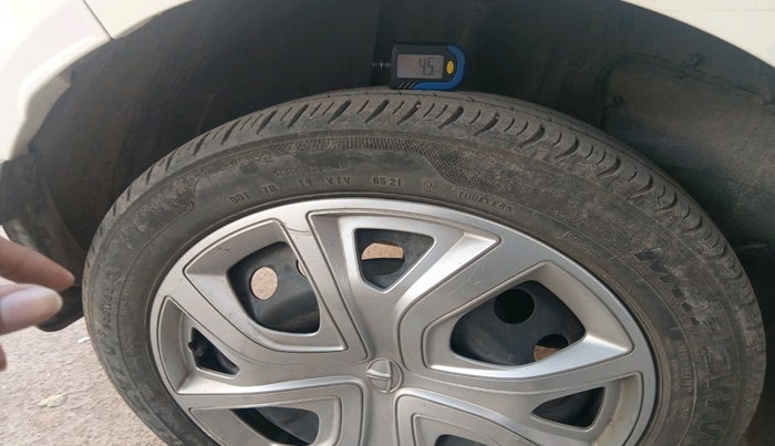 2021 Tata ALTROZ XT PETROL, Petrol, Manual, 42,446 km, tyre