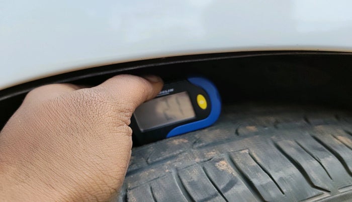 2014 Honda City 1.5L I-VTEC VX, Petrol, Manual, 1,04,532 km, tyre