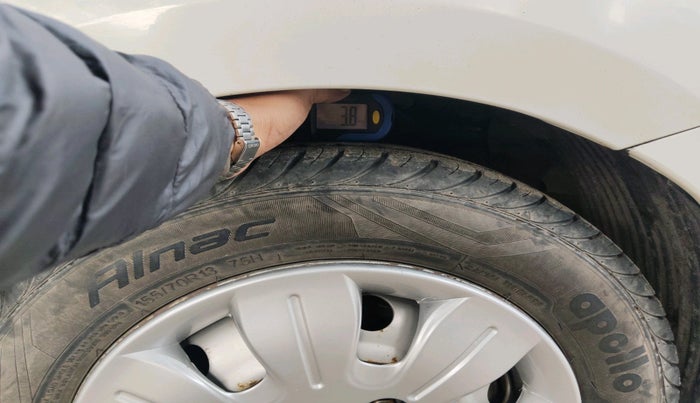 2018 Hyundai Eon ERA +, Petrol, Manual, 34,044 km, tyre