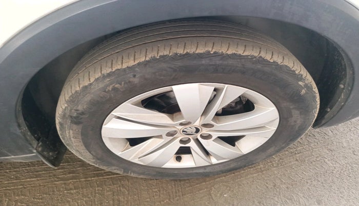 2021 Skoda KUSHAQ AMBITION 1.0L TSI MT, Petrol, Manual, 44,601 km, tyre