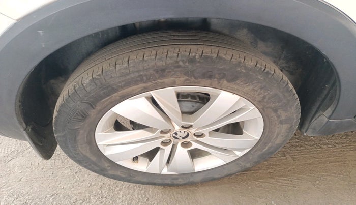 2021 Skoda KUSHAQ AMBITION 1.0L TSI MT, Petrol, Manual, 44,601 km, tyre