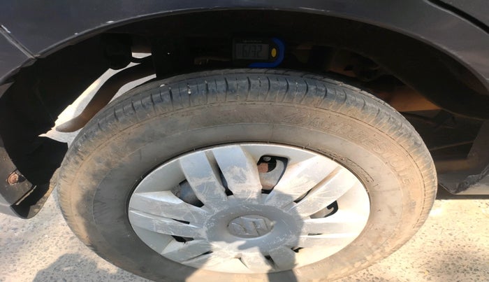 2017 Maruti Alto 800 VXI, Petrol, Manual, 57,428 km, tyre