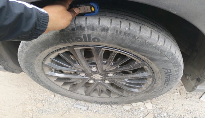 2019 Maruti XL6 ALPHA MT, Petrol, Manual, 1,11,605 km, tyre