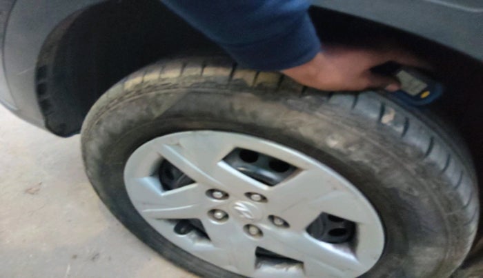 2020 Hyundai VENUE S 1.2, Petrol, Manual, 1,18,619 km, tyre