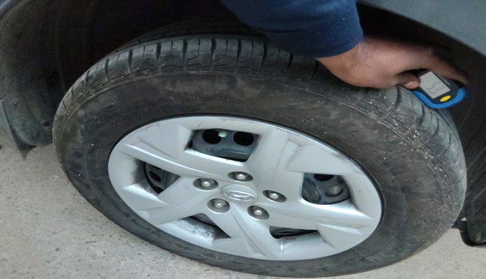 2020 Hyundai VENUE S 1.2, Petrol, Manual, 1,18,619 km, tyre