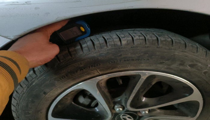 2017 Hyundai Grand i10 ASTA 1.2 KAPPA VTVT, Petrol, Manual, 23,316 km, tyre