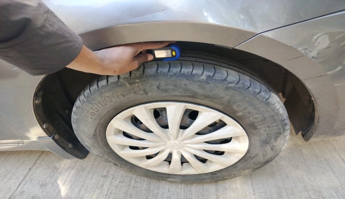 2015 Maruti Swift Dzire VXI, Petrol, Manual, 48,812 km, tyre