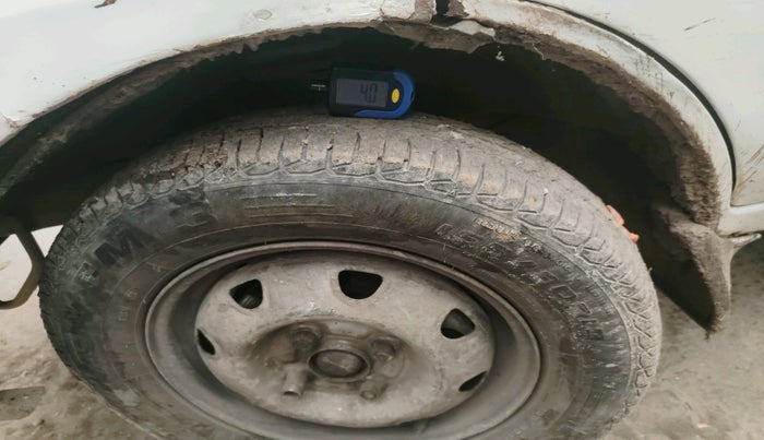 2016 Maruti Eeco 5 STR WITH A/C+HTR CNG, Petrol, Manual, 76,873 km, tyre