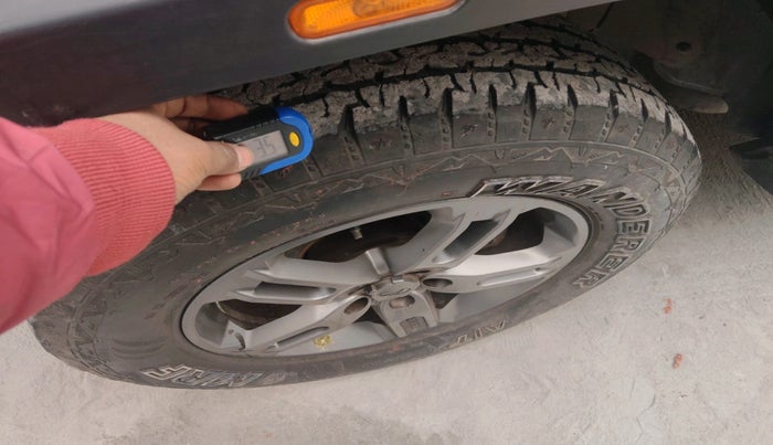 2022 Mahindra Thar LX HARD TOP 4WD MT, Diesel, Manual, 42,714 km, tyre