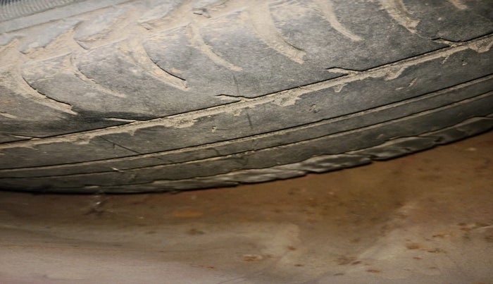 2010 Ford Figo EXI 1.4 DIESEL, Diesel, Manual, 1,41,802 km, tyre