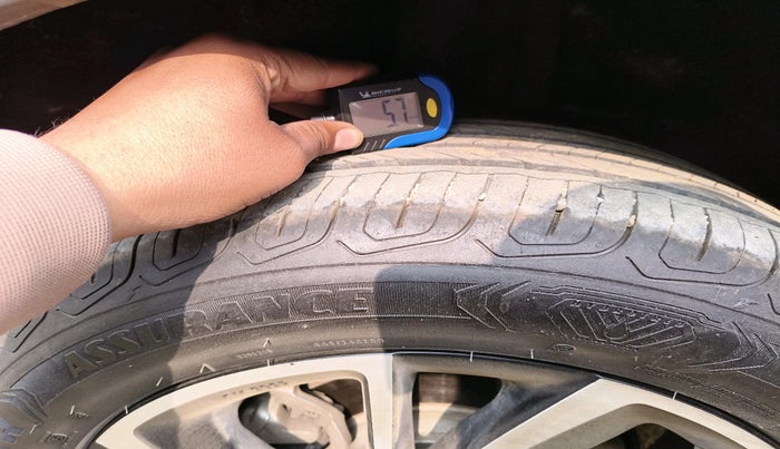 2023 MG ASTOR SAVVY 1.3 TURBO AT S RED, Petrol, Automatic, 17,372 km, tyre