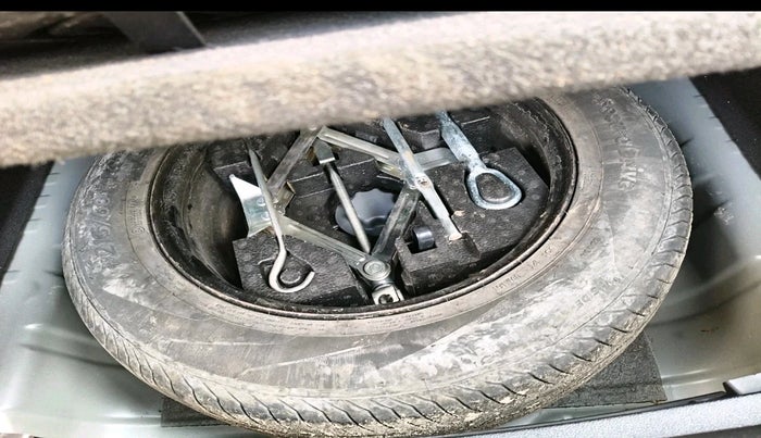 2023 MG ASTOR SAVVY 1.3 TURBO AT S RED, Petrol, Automatic, 17,372 km, tyre