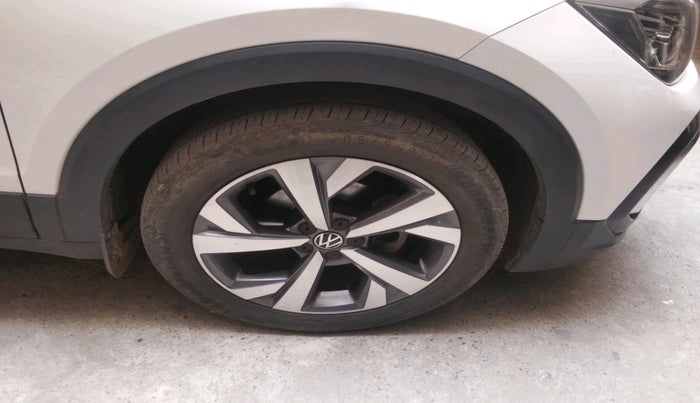 2022 Volkswagen TAIGUN TOPLINE 1.0 TSI MT, Petrol, Manual, 28,100 km, tyre