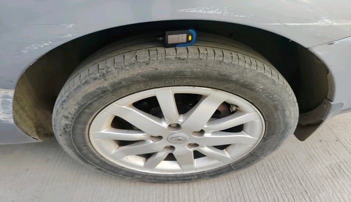 2011 Renault Fluence 1.5 E2, Diesel, Manual, 99,999 km, tyre