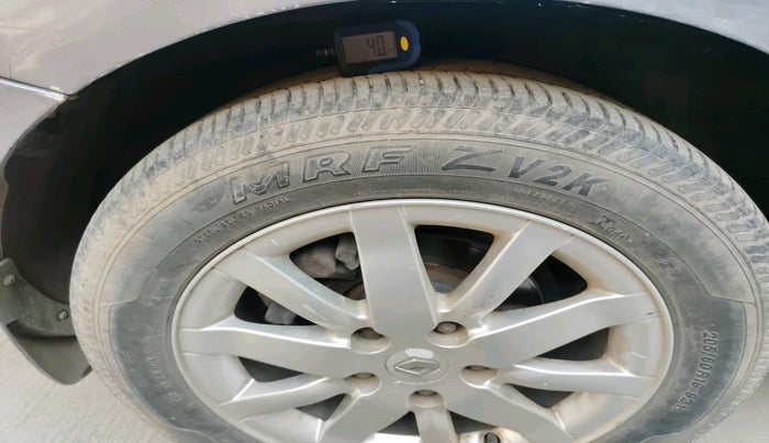 2011 Renault Fluence 1.5 E2, Diesel, Manual, 99,999 km, tyre