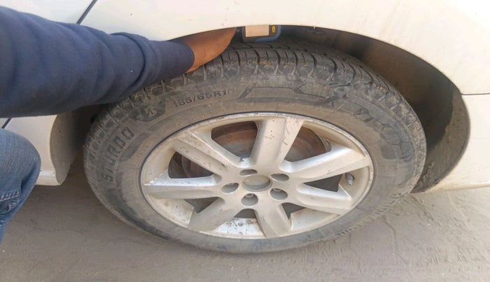 2012 Volkswagen Vento COMFORTLINE 1.6, Petrol, Manual, 1,33,118 km, tyre