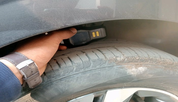 2023 Hyundai NEW I20 ASTA (O) 1.2 IVT, Petrol, Automatic, 27,882 km, tyre