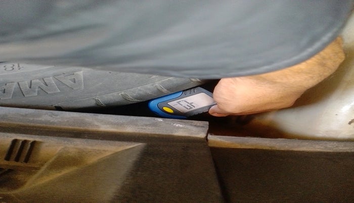 2013 Volkswagen Polo COMFORTLINE 1.2L PETROL, Petrol, Manual, 1,10,568 km, tyre