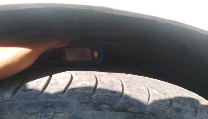 2013 Volkswagen Polo COMFORTLINE 1.2L PETROL, Petrol, Manual, 1,10,568 km, tyre