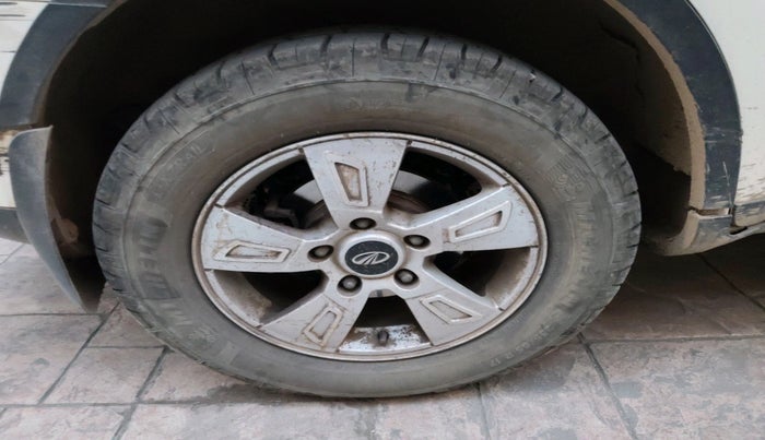 2013 Mahindra XUV500 W8, Diesel, Manual, 1,90,637 km, tyre