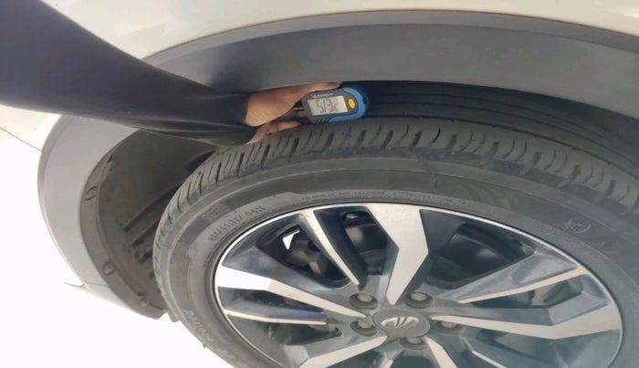 2020 Mahindra XUV300 W8 (O) 1.5 DIESEL AMT, Diesel, Automatic, 35,948 km, tyre