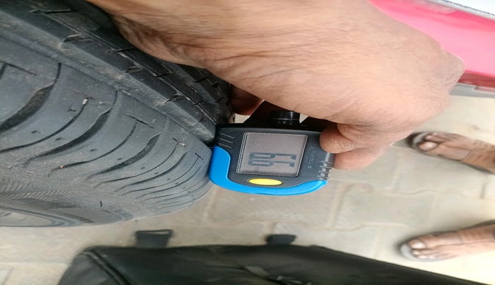 2020 Tata ALTROZ XE PETROL, Petrol, Manual, 72,220 km, tyre