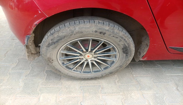 2020 Tata ALTROZ XE PETROL, Petrol, Manual, 72,220 km, tyre