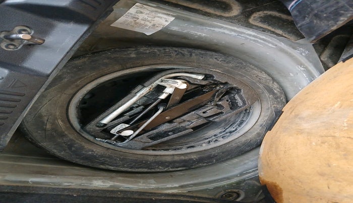 2013 Volkswagen Polo COMFORTLINE 1.2L PETROL, Petrol, Manual, 88,893 km, tyre