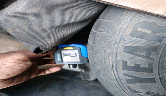 2015 Tata Manza AURA SAFIRE, Petrol, Manual, 1,01,932 km, tyre